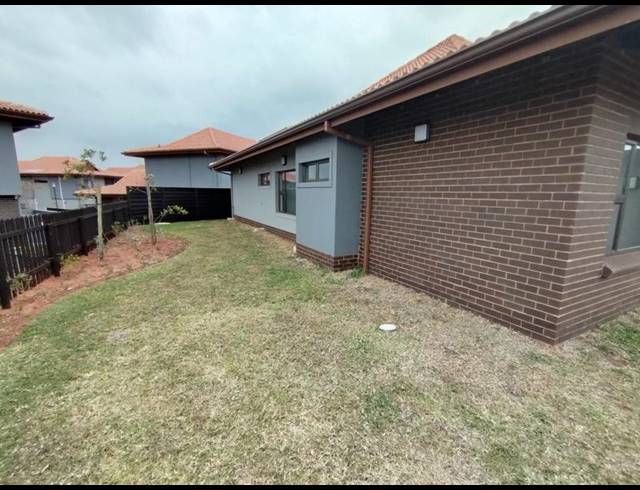 3 BEDROOM TOWNHOUSE FOR SALE IN IZINGA